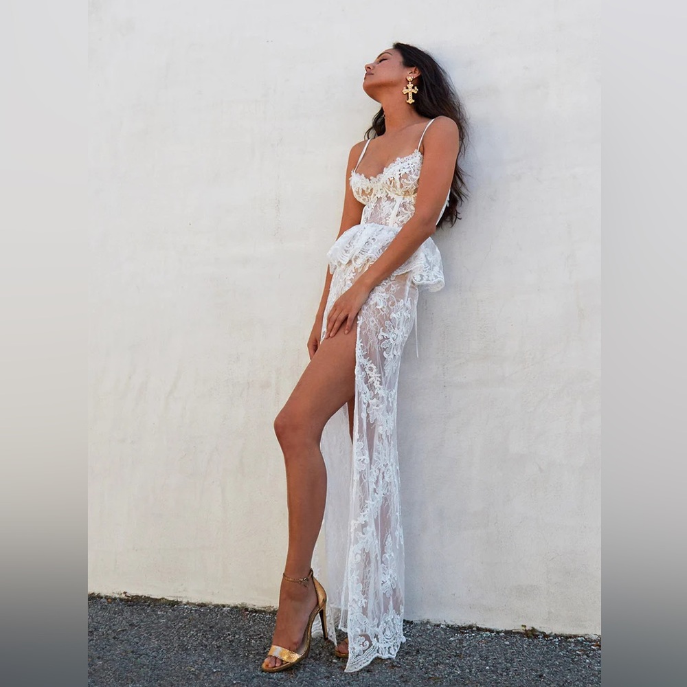 V. Chapman Ophilia Dress in White Lace Size 4